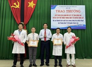 2 tập thể thuộc Trung tâm y tế huyện Xuân Lộc được khen thưởng đột xuất