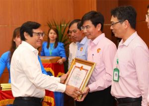 6 tháng, có trên 27,4 ngàn hộ nghèo và các đối tượng chính sách được vay vốn chính sách