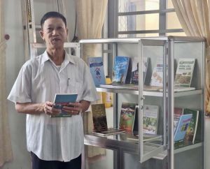 Trang bị tủ sách phòng, chống bạo lực gia đình cho cơ sở