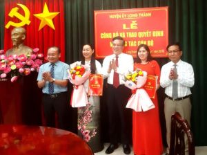 Huyện Long Thành trao 2 trao quyết định về công tác cán bộ