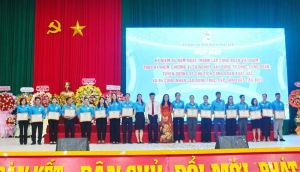 Công đoàn Trảng Bom họp mặt, khen thưởng 190 cán bộ Công đoàn và công nhân lao động tiêu biểu