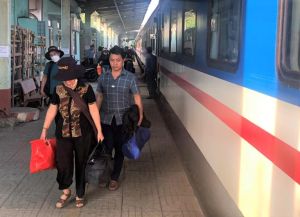 Tăng thêm nhiều chuyến tàu phục vụ hành khách dịp 2-9