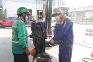 Giá xăng, dầu tăng nhẹ trở lại