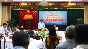 Phó Bí thư Tỉnh ủy, Quyền Chủ tịch UBND tỉnh chủ trì tọa đàm cải cách hành chính