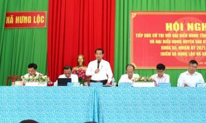 Chủ tịch HĐND tỉnh Thái Bảo tiếp xúc cử tri tại huyện Thống Nhất