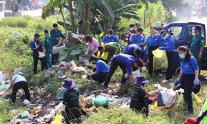 CLB Biên hoà Xanh chung tay xử lý “điểm đen” về rác thải tại thị trấn Hiệp Phước, huyện Nhơn Trạch