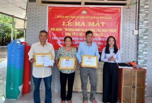 Ra mắt mô hình Đường hoa Ban Công tác Mặt trận ấp