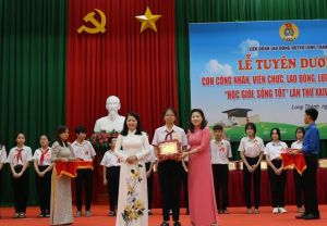 Tiếp thêm động lực cho các em học sinh Học giỏi - Sống tốt