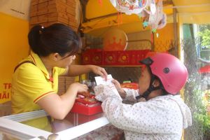 Thị trường bánh trung thu nhộn nhịp từ sớm