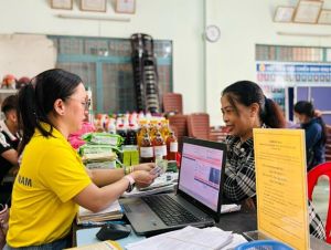 Tăng cường chi trả lương hưu, trợ cấp BHXH qua tài khoản