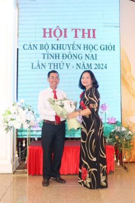 Gương sáng cán bộ khuyến học