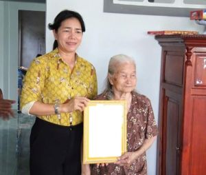 Tặng nhà tình nghĩa cho mẹ liệt sĩ tại Xuân Lộc