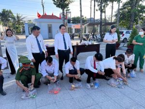 Nuôi heo đất khuyến học hỗ trợ học sinh