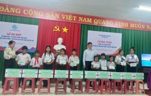 Khối thi đua 10 chung tay vì người nghèo