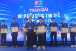 12 đội tham gia cuộc thi Nhịp cầu sáng tạo trẻ