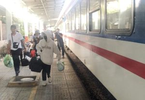 Nhu cầu đặt vé máy bay, tàu hỏa dịp nghỉ lễ 2-9 bắt đầu tăng