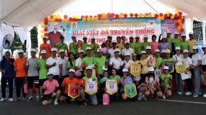 Sôi động giải chạy việt dã trong công nhân lao động