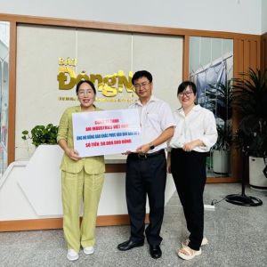 Công ty TNHH AM Industries Việt Nam ủng hộ đồng bào bị lũ lụt 50 triệu đồng