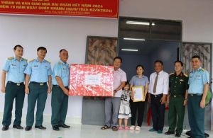 Tặng nhà đại đoàn kết nhân kỷ niệm lễ Quốc khánh