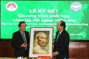 Liên hiệp các tổ chức hữu nghị tỉnh và Đoàn Luật sư tỉnh ký kết Chương trình phối hợp về công tác đối ngoại nhân dân giai đoạn 2024 - 2029
