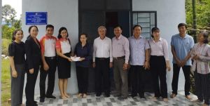 Huyện Định Quán bàn giao 18 nhà kiên cố cho hộ nghèo, cận nghèo