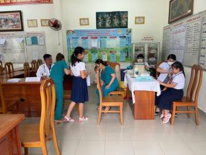 Tiêm vaccine sởi - rubella tại 7 địa phương trong tỉnh