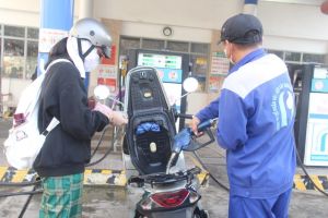 Giá xăng, dầu giảm lần thứ 3 liên tiếp