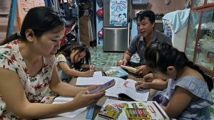 Tiết kiệm chi tiêu lo cho con học