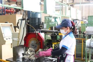 Doanh nghiệp gặp vướng mắc trong thực hiện chính sách đối với lao động làm công việc nặng nhọc, độc hại