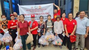 Đồng Nai tặng quà hỗ trợ người dân vùng bão lũ