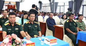 Gần 200 cán bộ, đảng viên, học sinh thành phố Biên Hòa được tuyên truyền pháp luật