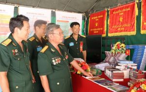 Trần quân hàm cao nhất với các đơn vị thành lập mới là trung tướng, thiếu tướng