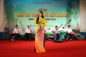 Nữ nghệ sĩ trẻ giữ lửa âm nhạc dân tộc