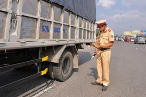 Ngăn ngừa tai nạn liên quan xe tải và xe máy