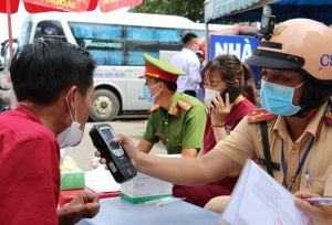 Xử lý nghiêm cán bộ, công chức, viên chức, chiến sĩ lực lượng vũ trang vi phạm nồng độ cồn khi tham gia giao thông