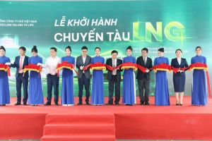 Chuyến tàu đầu tiên chở khí hóa lỏng đầu tiên trên đường sắt Nam Bắc