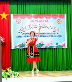 Người phụ nữ dân tộc Nùng mở lớp học tình thương