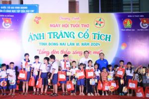 Sôi nổi Ngày hội tuổi thơ – Ánh trăng cổ tích