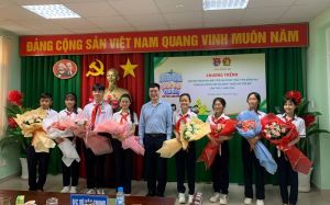 Gặp gỡ, chia sẻ kinh nghiệm, kỹ năng tham dự phiên họp giả định Quốc hội trẻ em