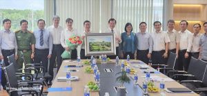 Bí thư Tỉnh ủy thăm, động viên doanh nghiệp nhân ngày Doanh nhân Việt Nam