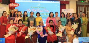 Chúc thọ, mừng thọ 19 thành viên Câu lạc bộ cán bộ Hội phụ nữ hưu trí