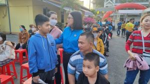 Công đoàn Việt Nam thống nhất phương án nghỉ tết Nguyên đán Ất Tỵ 9 ngày