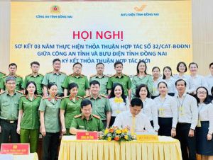 Công an tỉnh và Bưu điện tỉnh ký kết thỏa thuận hợp tác về việc tiếp nhận, trả kết quả giải quyết hồ sơ thủ tục hành chính