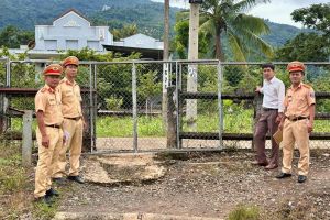 Đóng 2 lối mở tự phát ngang đường sắt ở huyện Xuân Lộc