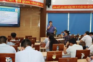 Hướng dẫn, phổ biến những quy định đối với các sản phẩm, hàng hóa