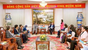 Chairman of the Dong Nai Provincial People's Committee Meets with the Delegation from the Consulate General of Malaysia