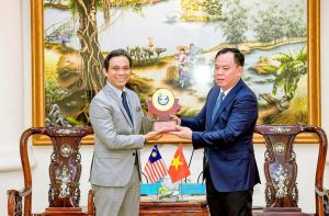 Chủ tịch UBND tỉnh làm việc với Đoàn công tác của Tổng Lãnh sự quán Malaysia.