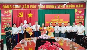 Long Thành trao quyết định điều động và bổ nhiệm cán bộ