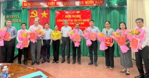 Huyện Nhơn Trạch trao các Quyết định điều động, bổ nhiệm cán bộ