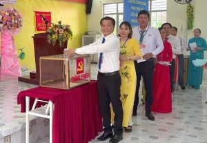 Chi bộ Khu công nghiệp Bàu Xéo kết nạp 9/9 đảng viên mới trong nhiệm kỳ 2025-2027.